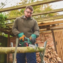 Bosch 06008B8070 18V 1 X 2.5Ah Li-Ion Power For All Cordless 20cm Chainsaw -Forest Garden Shop 110FG A5