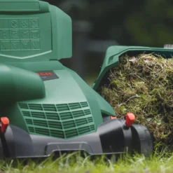 Bosch UniversalRake 900 32cm 900W Lawnraker 240V 10 Bosch UniversalRake 900 32cm 900W Lawnraker 240V -Forest Garden Shop 311PP A2