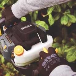 Titan TTHTP26 67cm 26cc Hedge Trimmer 10 Titan TTHTP26 67cm 26cc Hedge Trimmer -Forest Garden Shop 325PT A3