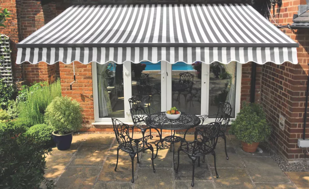 Greenhurst Kensington Easy-Fit Patio Awning Grey / White 3 X 2m 3 Greenhurst Kensington Easy-Fit Patio Awning Grey / White 3 X 2m