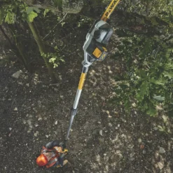 DeWalt DCMPS567P1 18V 1 X 5.0Ah Li-Ion XR Brushless Cordless 20cm Pole Saw -Forest Garden Shop 586JT A4