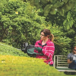 Bosch AdvancedHedgeCut 65 65cm 500W 240V Corded Brushless Hedge Trimmer -Forest Garden Shop 688KV A2