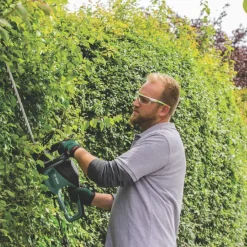 Bosch AdvancedHedgeCut 65 65cm 500W 240V Corded Brushless Hedge Trimmer -Forest Garden Shop 688KV A5