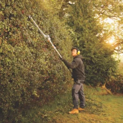 Titan TTT831HDC 18V 1 X 5.0Ah Li-Ion TXP Cordless 2-in-1 Hedge Trimmer & Pole Saw 9 Titan TTT831HDC 18V 1 X 5.0Ah Li-Ion TXP Cordless 2-in-1 Hedge Trimmer & Pole Saw -Forest Garden Shop 783PT A2