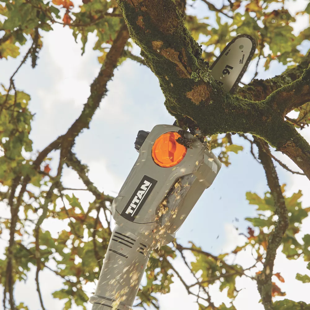 Titan TTT831HDC 18V 1 X 5.0Ah Li-Ion TXP Cordless 2-in-1 Hedge Trimmer & Pole Saw 6 Titan TTT831HDC 18V 1 X 5.0Ah Li-Ion TXP Cordless 2-in-1 Hedge Trimmer & Pole Saw - Image 4